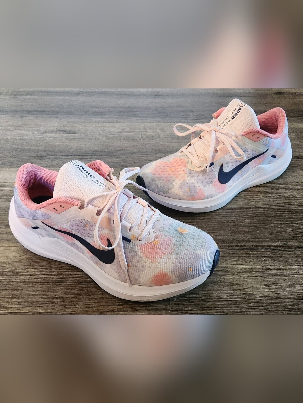 **VERY GOOD** Nike Air Winflo 10 Premium Sz 9 Floral Watercolor Pink Blue White